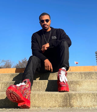 Sweatshirt / Provided by